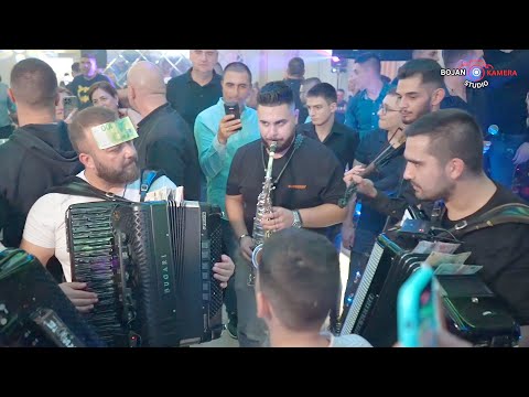 ATOMSKI UDAR U VRSCU / BORKO RADIVOJEVIC I ORKESTAR BOMBARDERI