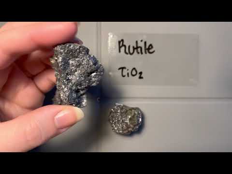 Minerals : Oxides - Rutile