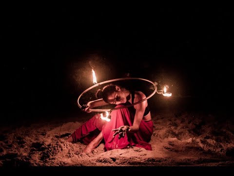 Zuculin, Rhaissa Bittar e Luana Albeniz - Areia