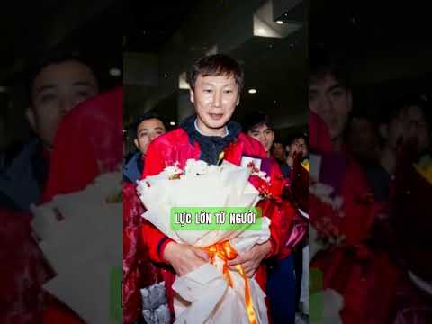 HLV Kim Sang Sik: Từ áp lực rơi nước mắt tại Hàn Quốc tới người hùng được yêu mến tại Việt Nam.