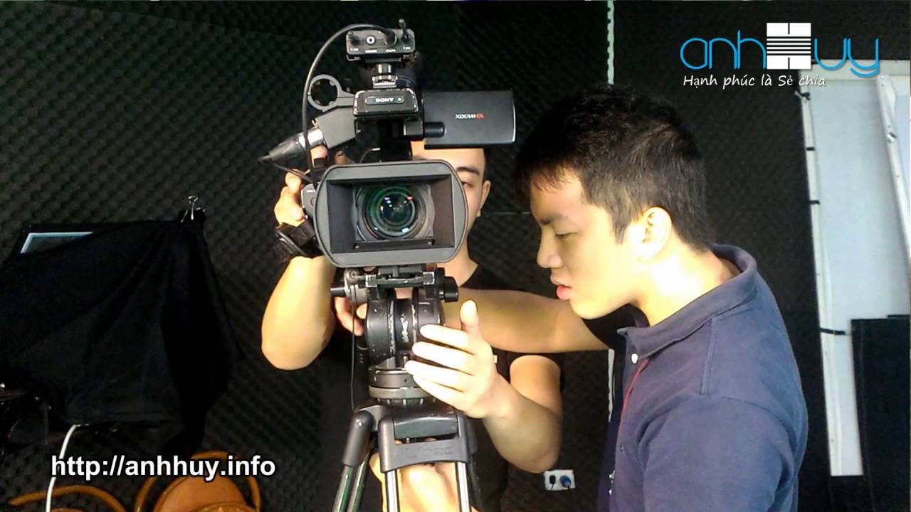 Thăm quan hậu trường cách làm video kiếm tiền online