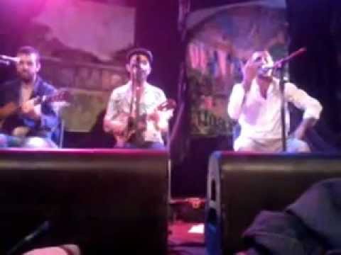 Criolo + Rodrigo Campos + Kiko Dinucci - Casa de mãe