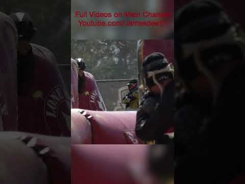 Gun battling. Pro Paintball.