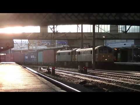 Freightliner 86627 and 86604 Container Train passing Carlisle