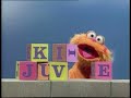 Plaza Sésamo Sesame Street My Name Is Zoe Latin Spanish
