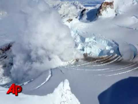 Alaska's Mount Redoubt Volcano Erupts 5 