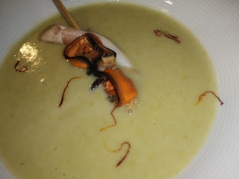 Crema de moluscos y espárragos al aroma de azafrán