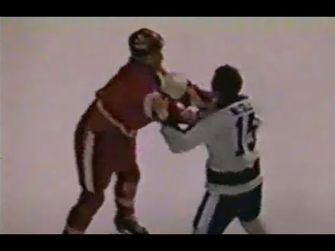 Bob Probert headbutts Bob McGill 1986/1/13