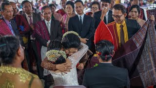 Download lagu Momen Sedih Pernikahan Adat Batak - Pasahat Ulos & Mandar Hela mp3