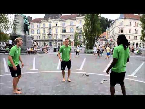 Nogometaši Olimpije žunglirajo sredi Prešerca