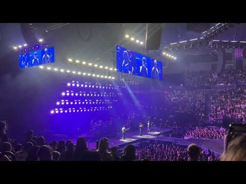 Jonas Brothers - Walls ft. Jon Bellion - Live singing in Melbourne #thetour #2024