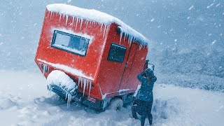 RECORD PENTRU PERSOANE LEGATE ÎNTR-O RULOTĂ!