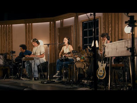 Lizzy McAlpine - Spring Into Summer (Live from MGM Music Hall, Boston)