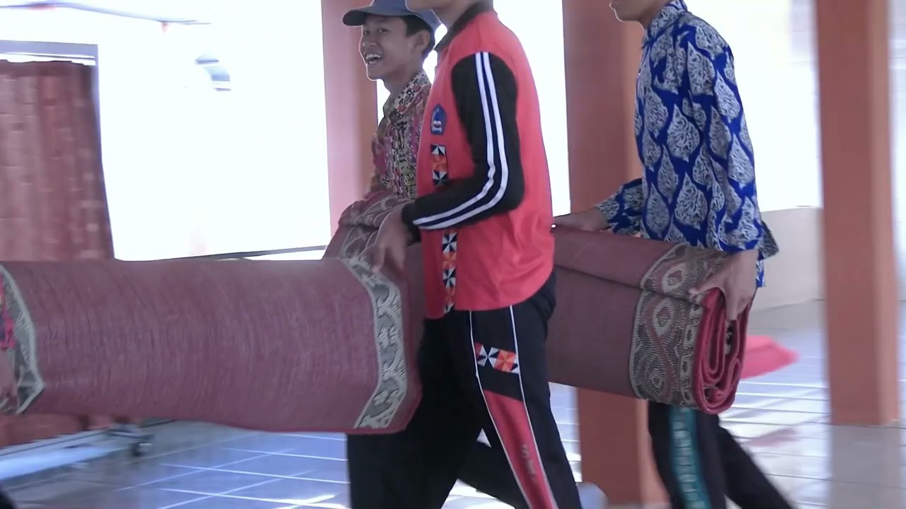SMK Negeri 1 Liwa Ikuti Gotong Royong Serentak Gerakan ASRI | Semarak HUT RI ke-81 & HUT Lampung Barat ke-35
