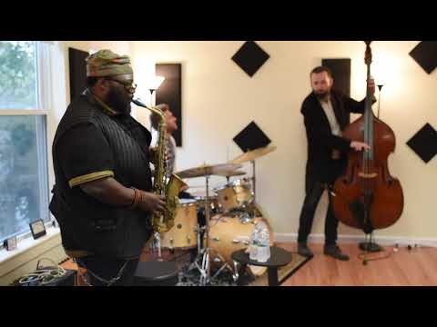 Boston Sax Shop 60 Second Sessions: Godwin Lous Plays The Blues
