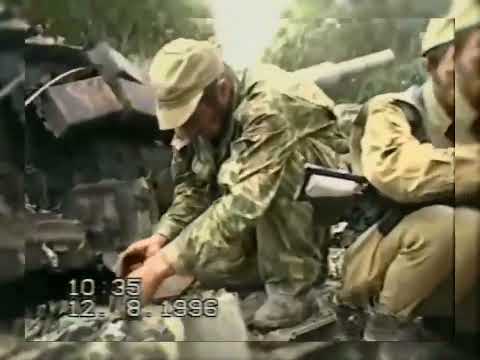 Взрыв люка танка с помощью пластида для извлечения тел танкистов.Чечня