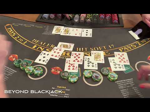 ???? STACKING FOR THE WIN!! Blackjack with @Debbie Loves Slots #blackjack #lasvegas