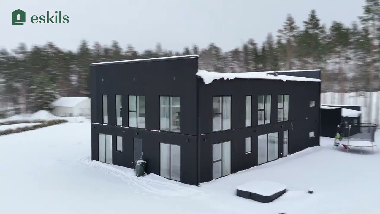 11 rum Villa på Ramshammar 53 Eskilstuna kommun - video