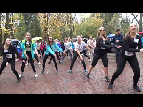 Kielce Biegają 2017 - Zumba na rozgrzewkę 21.10.2017