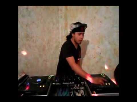 Dj rey Galaviz mezclando en vivo (djs reynosa)pioneer mk3