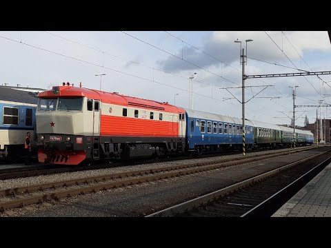 T478 1010 (751 010-0) s historickými vozy ČSD. Olomouc hl.n. 11.4.2023