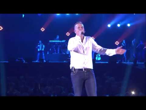 Jannes - Zwevend Naar 't Geluk (live in GelreDome)