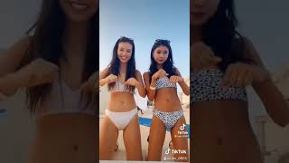 【TikTok】水着Twins
