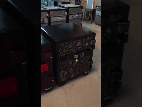 Solid Safe | Lacquer Safes