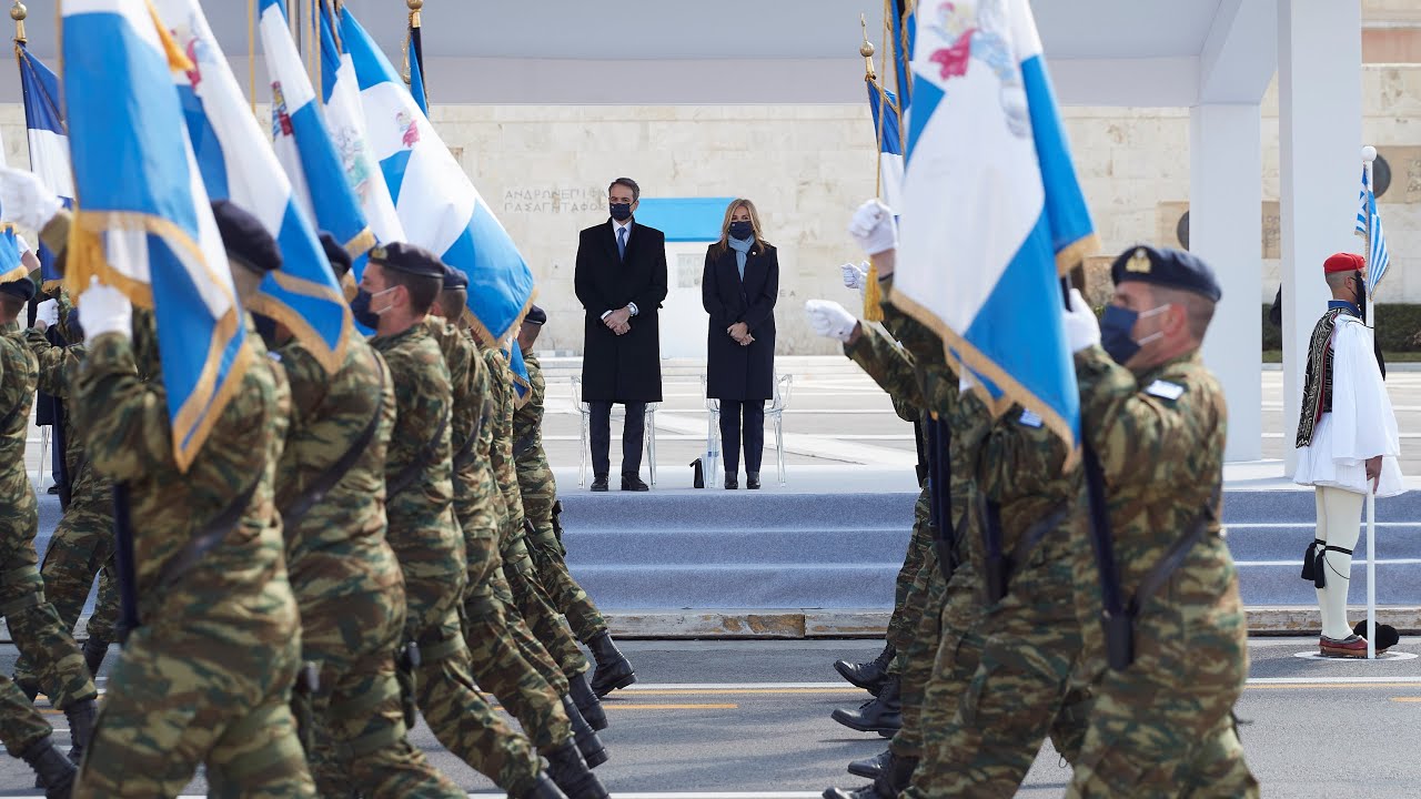 Live από το Σύνταγμα: Η μεγαλοπρεπής στρατιωτική παρέλαση για τα 200 χρόνια από την 25η Μαρτίου 1821
