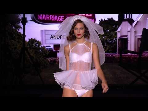 Andrés Sardá, vídeo desfile MBFWM  Primavera Verano 2018 - Modalia.es