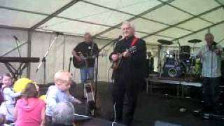 Benny Gallagher, George Futter & Ted Christopher at the Scribbler's Picnic 2011