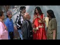 गुंडों ने किया शहर मे लड़की को परेशां De