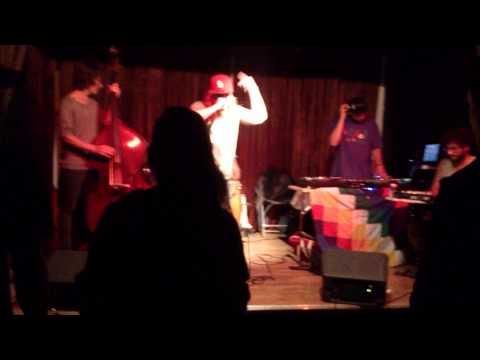 Polki & Kaospåsen feat. Dirty Jens, JNL & Josef Ph.D. - Folk som har sånger kan inte dö LIVE