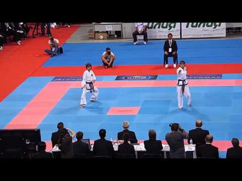 Anastasia Baranovskaya v Ri Hyang. IV Dan Female Tul Final ITF World Championships 2013