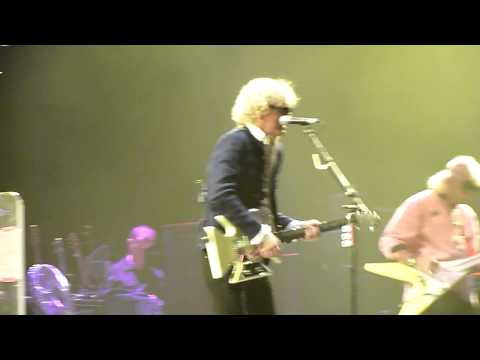 Mott the Hoople - Violence (O2 Arena, London, England, 18.11.2013)