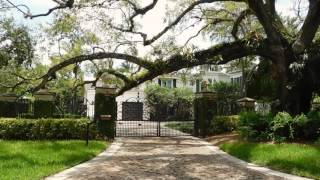 A DAY IN COCONUT GROVE