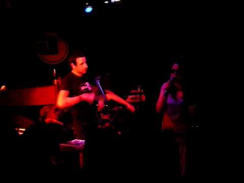 11.04.09 Egotronic im Südbahnhof Chemnitz - Ansage gegen Thor Steinar