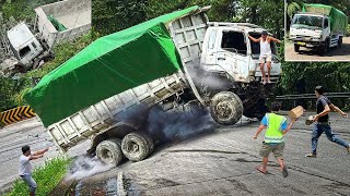 Download lagu Deadly Hills: Trucks Flip Over One After Another on This Dangerous Road mp3 Download lagu Deadly Hills: Trucks Flip Over One After Another on This Dangerous Road mp3