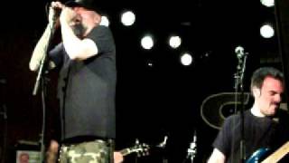 El Ataque de los Strikers- Strawberry Hardcore (directo)