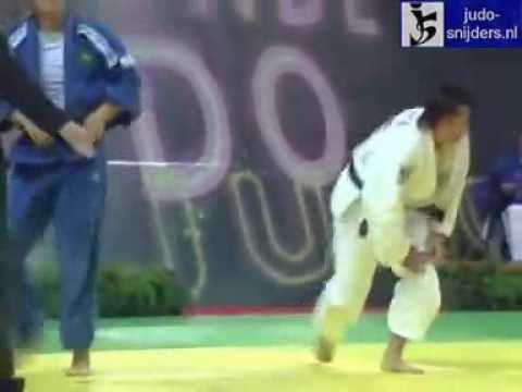 Judo 2009 Paris: Aguiar (BRA) - Ogata (JPN) [-78kg].