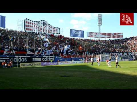 "Señores yo soy de Barrio Obrero   La Mejor Hinchada del Pais" Barra: La Plaza y Comando • Club: Cerro Porteño