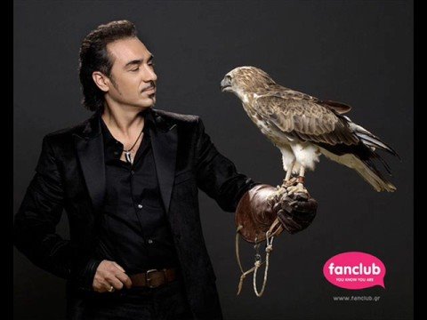 Notis Sfakianakis-Eisai ena pistoli