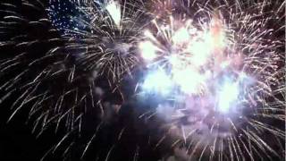preview picture of video 'West Bend Independence Day Fireworks 2011'