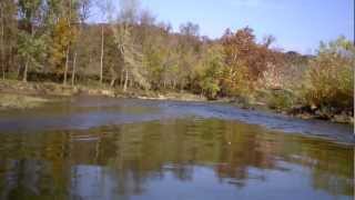 preview picture of video 'Fall floating on the Meramec River'