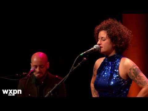 Carsie Blanton - "Hot Night" (Free At Noon Concert)
