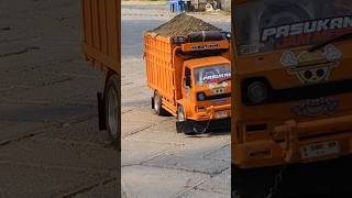 Download lagu terlalu maksa muatan pasir overload rc truk #shorts #rc mp3 Download lagu terlalu maksa muatan pasir overload rc truk #shorts #rc mp3