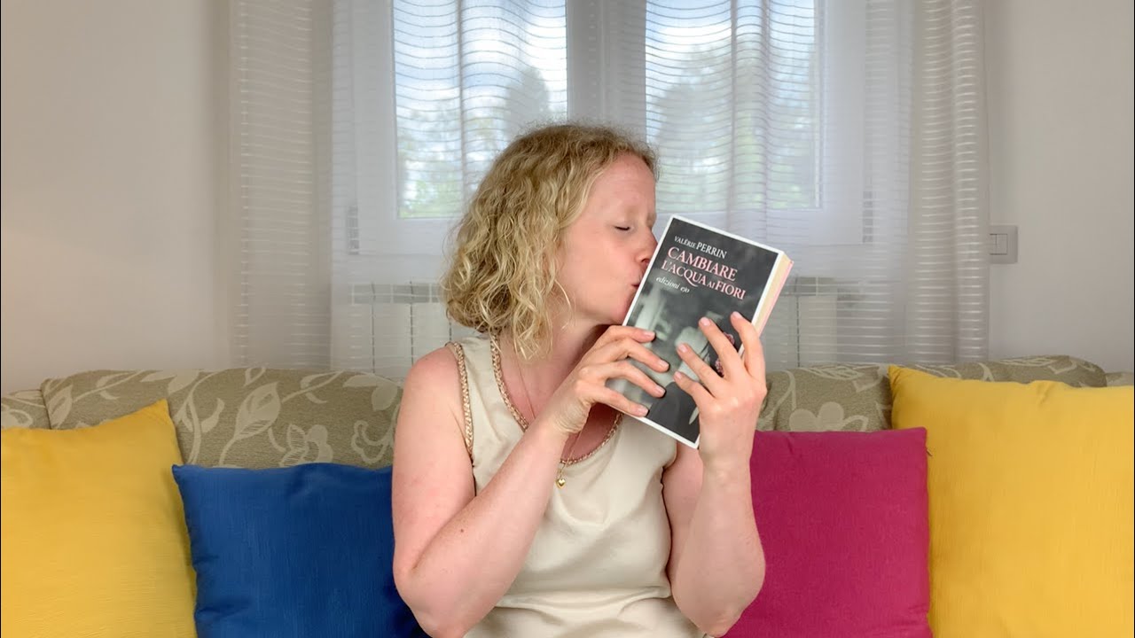 Watch Now Cambiare l'acqua ai fiori | Recensione | Valerie Perrin Cambiare l'acqua ai fiori | Recensione | Valerie Perrin