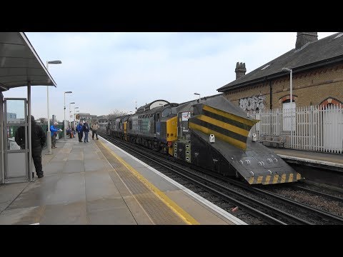 (4K) Network Rail ZZA Snowploughs with DRS 37405 + 37423 at Clapham High Street on 7Z37. 09.04.19