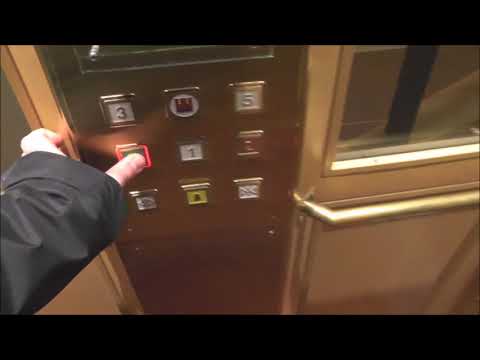 Hissgruppen mod. traction elevator @ Norrlandsgatan 11, Stockholm