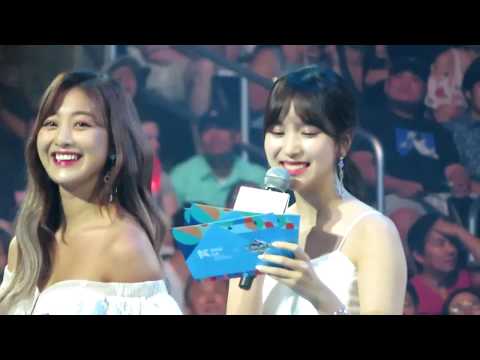 KCON18LA Concert Day 1 - Jihyo & Mina talk + IN2IT + Dynamic Duo ft  Chungha + MIA